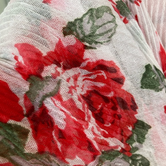 Flowy Scarf RED ROSES with White. Diaphanous. Sheer. Bias Cut. Retro pri… - Picture 11 of 12